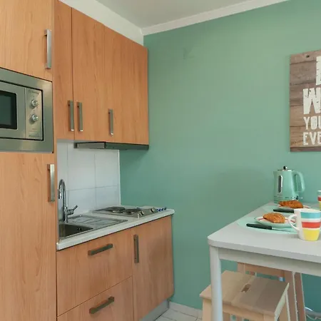 A36 - Avenue Flat In * Lagos