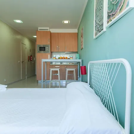 A36 - Avenue Flat In